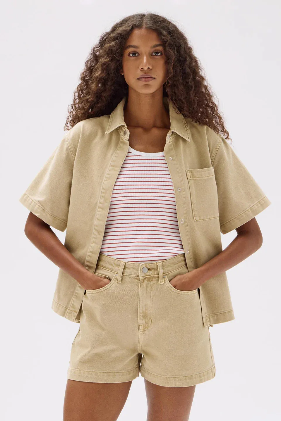 BOXY DENIUM SHORTS | TAN