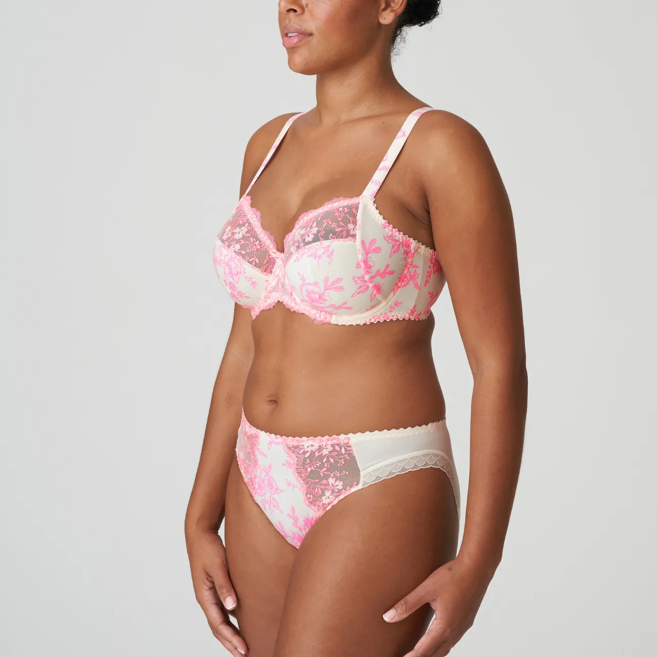 Novaro Rio Brief