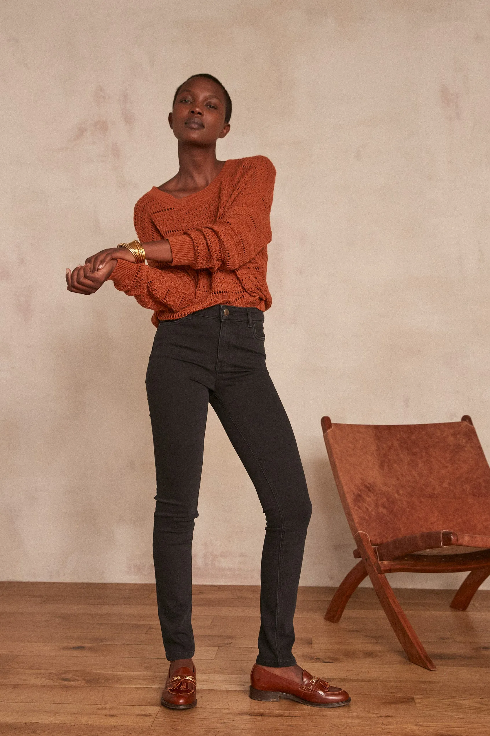 SUZY BLACK SLIM-FIT JEANS