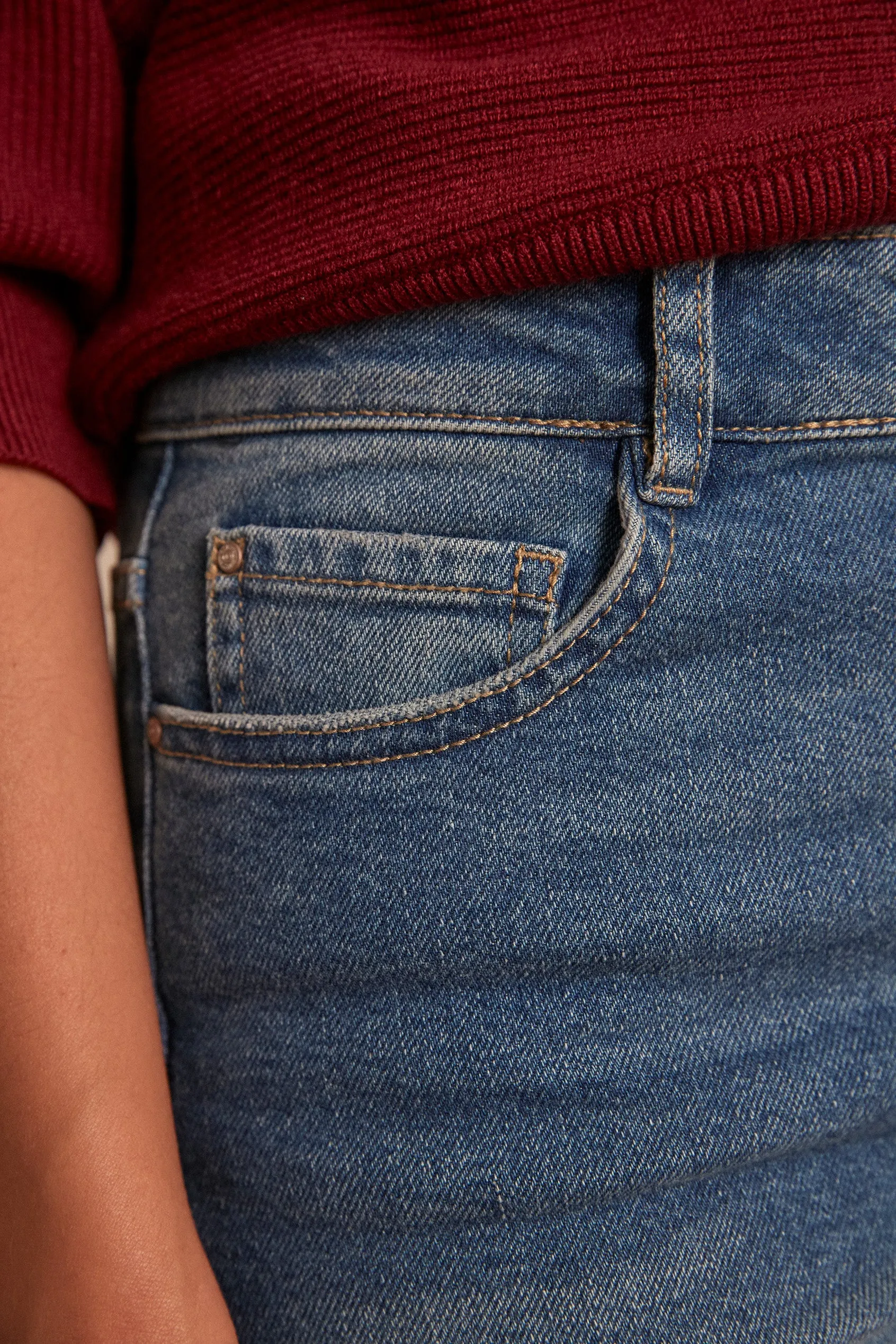 SUZY LIGHT BLUE SLIM-FIT JEANS