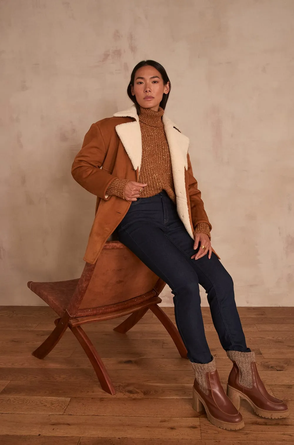 SUZY NAVY BLUE SLIM-FIT JEANS