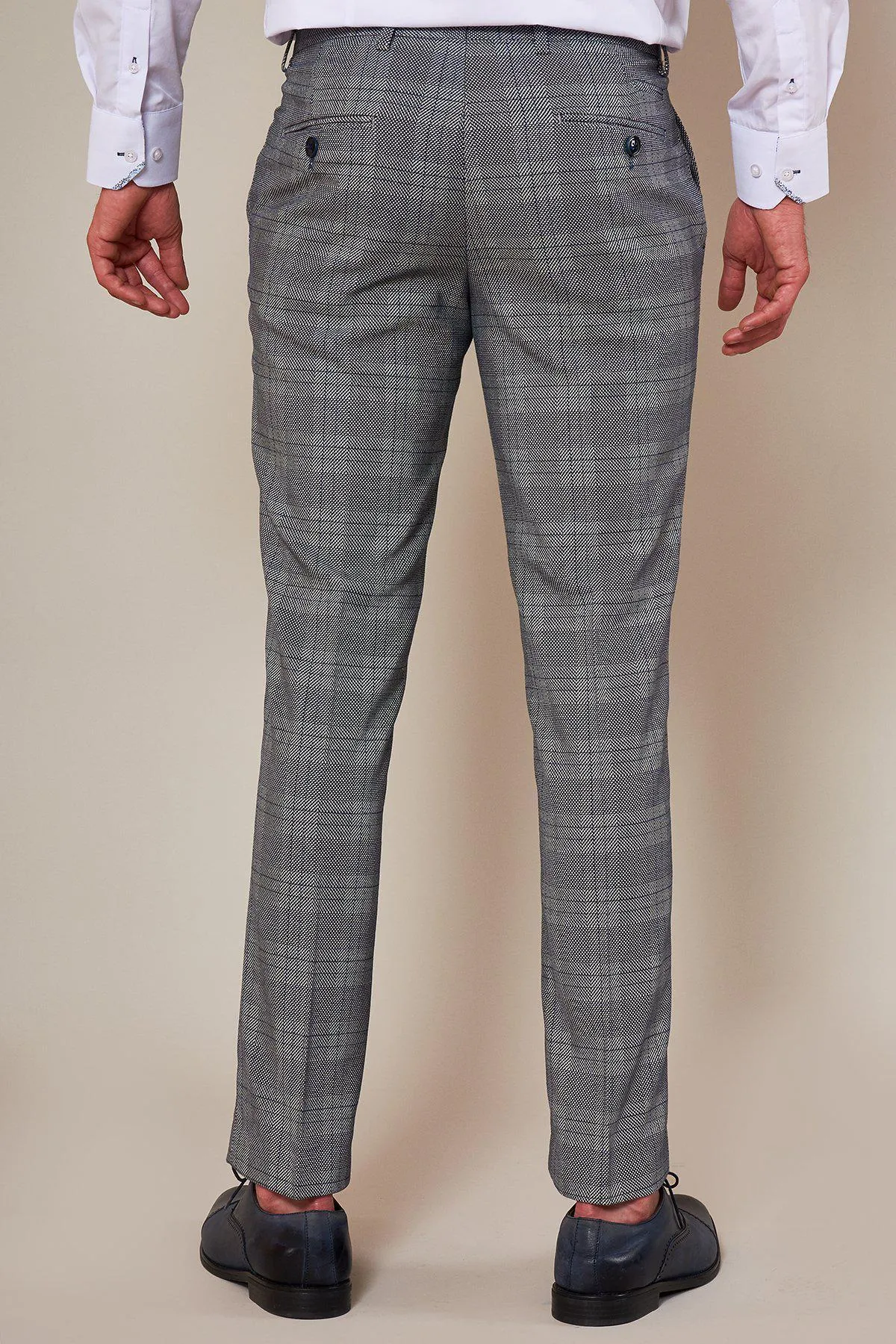 Premium Oliver Norwood Collection: Stylish Jerry Check Suit by Sheffield United