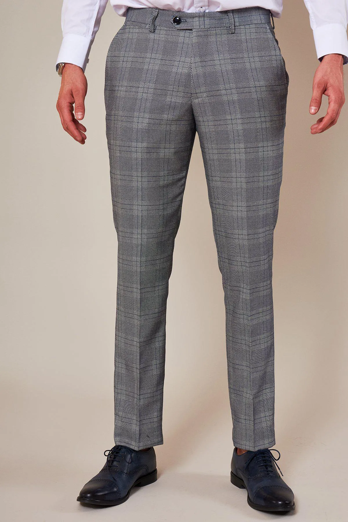 Premium Oliver Norwood Collection: Stylish Jerry Check Suit by Sheffield United