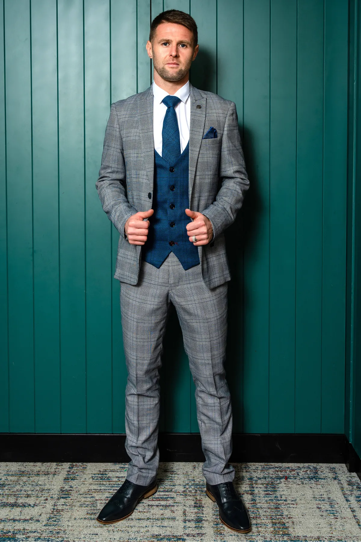 Premium Oliver Norwood Collection: Stylish Jerry Check Suit by Sheffield United